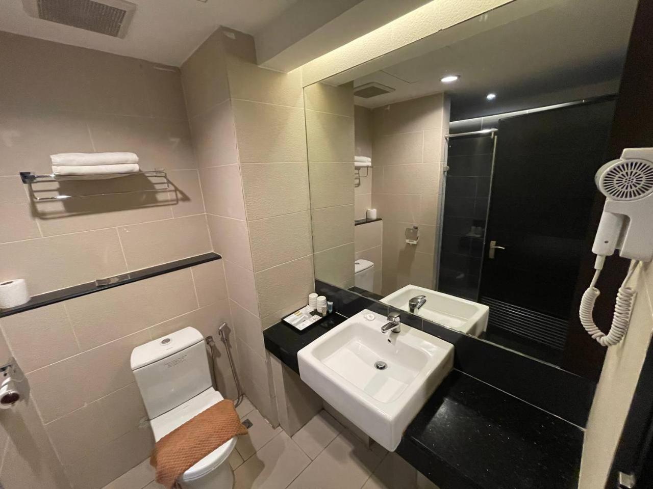 Hotel De Leon Lahad Datu Habitación foto