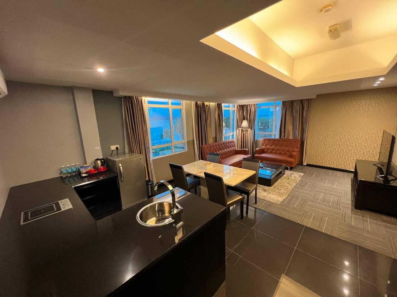 Hotel De Leon Lahad Datu Habitación foto
